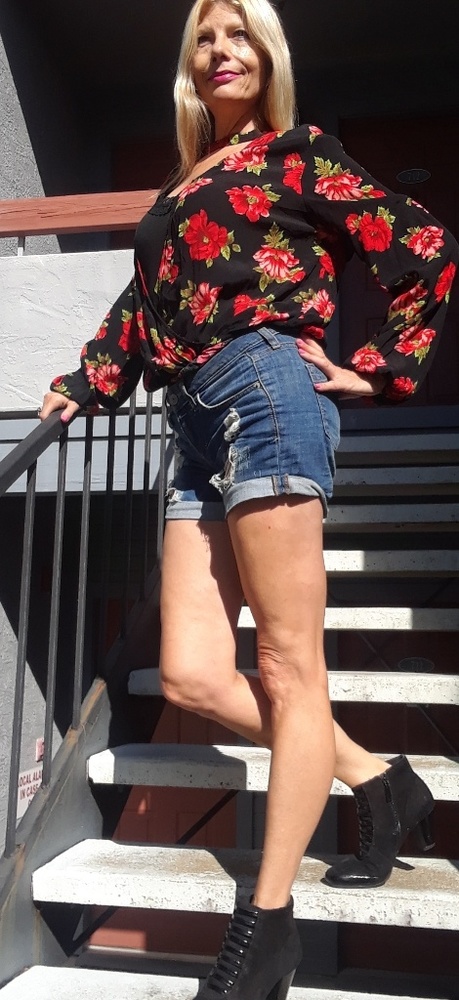 New Forever 21 Lolita red Floral blouse size 2X - Picture 2 of 3